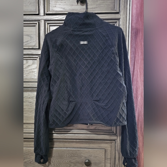 Lululemon jacket - Picture 2 of 12